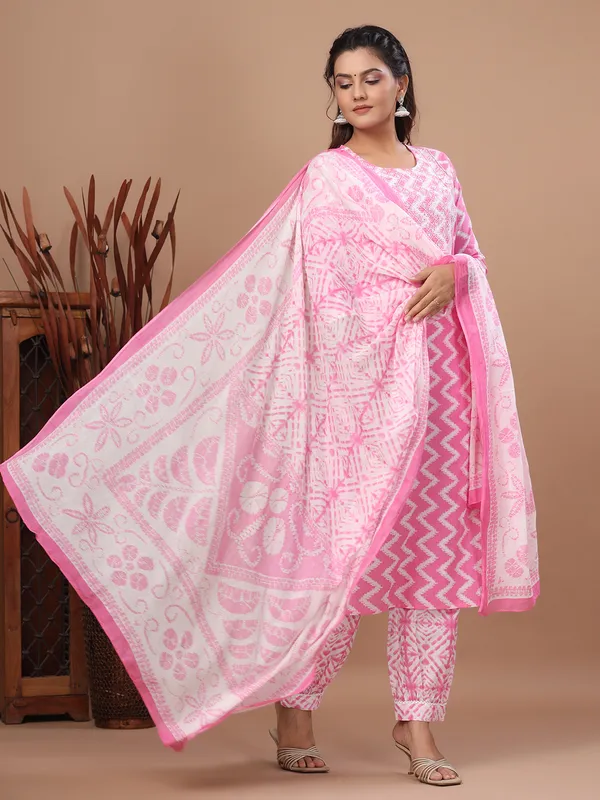Cotton printed pink kurti set for casual