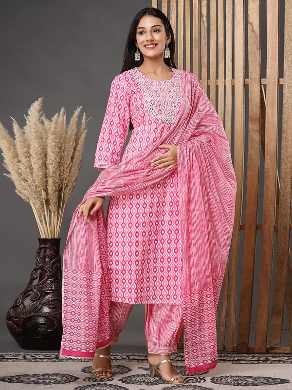Cotton printed pink salwar suit for casual