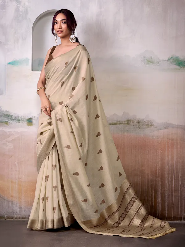 Cotton saree with contrast brown blouse