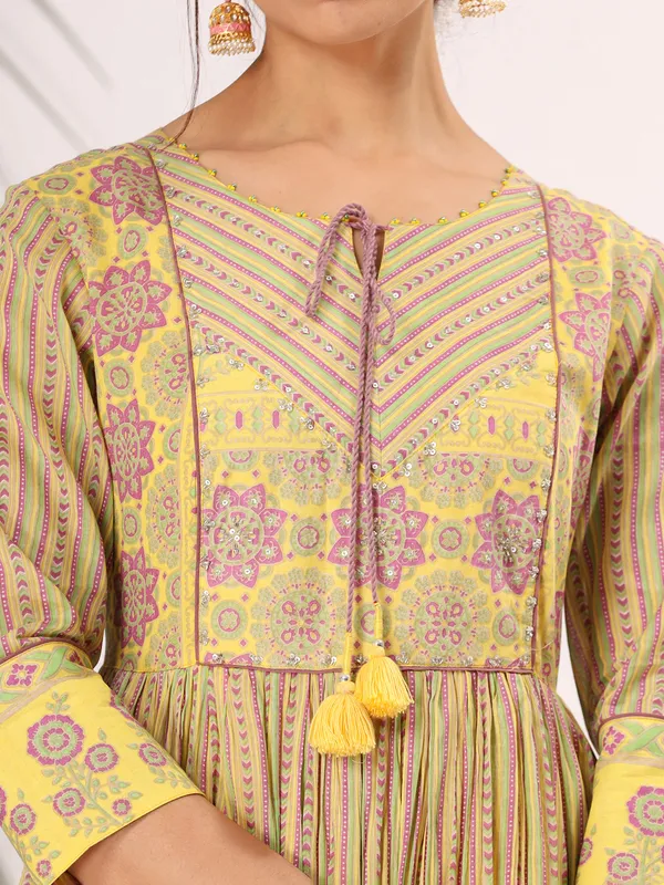 Cotton yellow printed kurti for casual