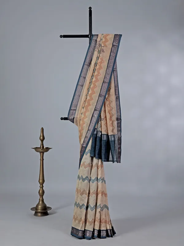 Cream and grey cotton silk zigzag detailing saree