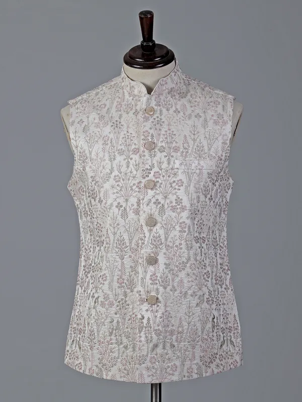 Cream cotton silk waistcoat with embroidered detaling