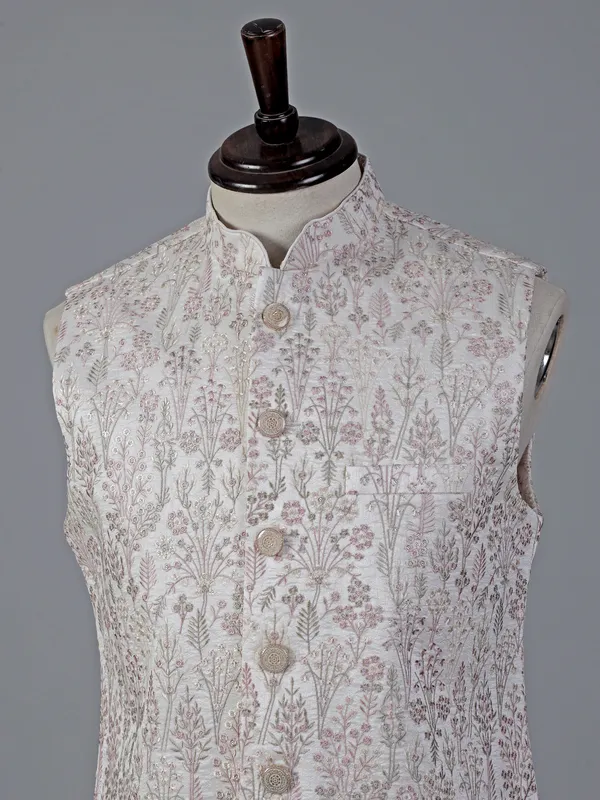 Cream cotton silk waistcoat with embroidered detaling