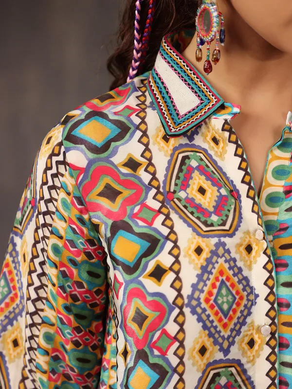 Cream cotton tunic top with chic print
