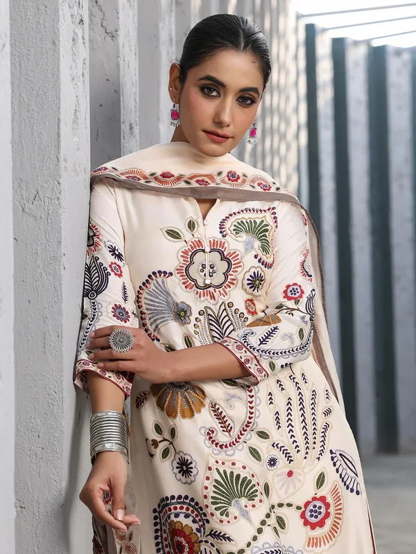 Cream dola silk kurti set with print