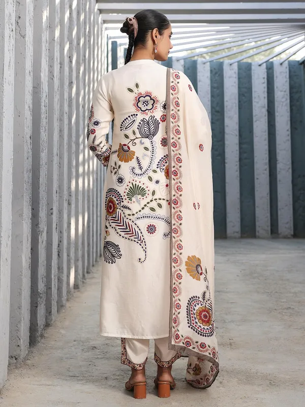 Cream dola silk kurti set with print