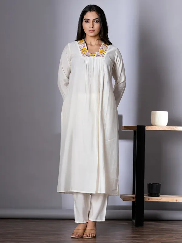 Cream kurti set for women in cotton