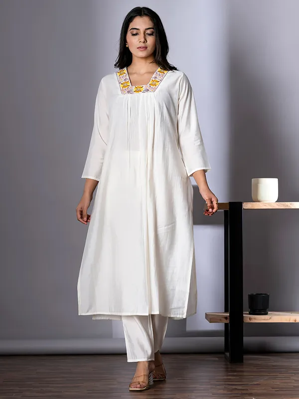 Cream kurti set for women in cotton