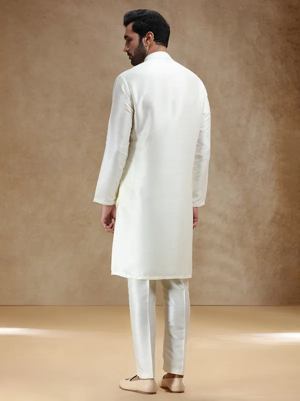 Cream men kurts pajama in cotton silk