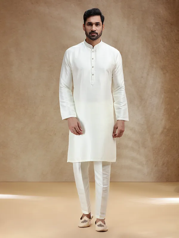 Cream men kurts pajama in cotton silk