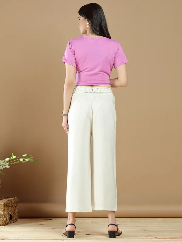 Cream palazzo pant in linen for casual look