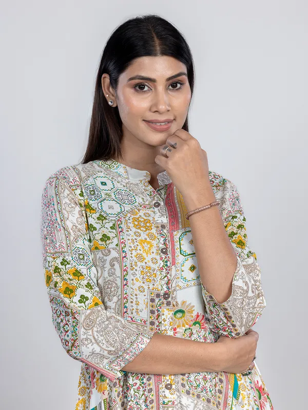 Cream printed cotton casual wear kurti with print
