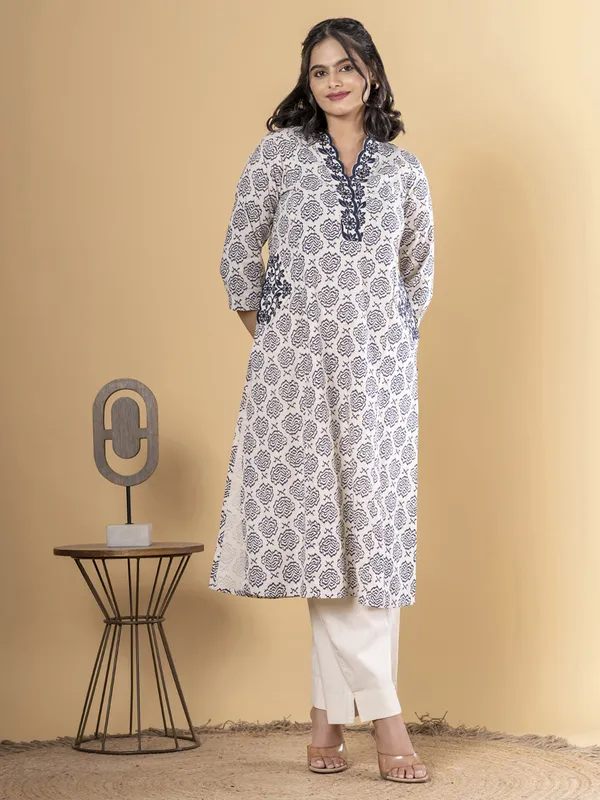 Cream printed women kurti set in cotton silk