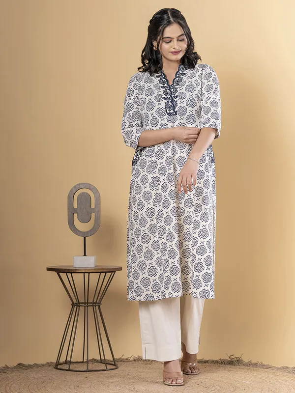 Cream printed women kurti set in cotton silk