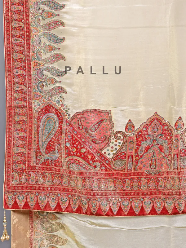 Cream silk saree with lustrous zari craftsmanship