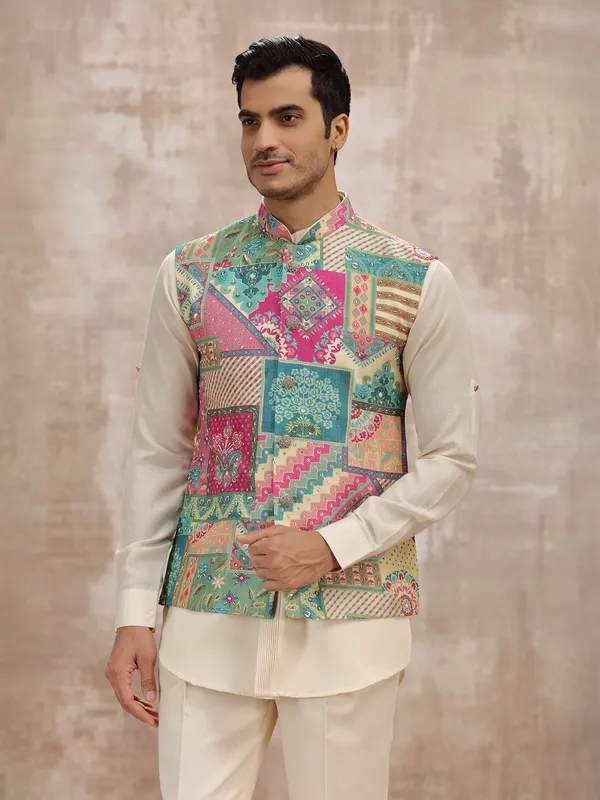 Cream silk waistcoat set with printed design