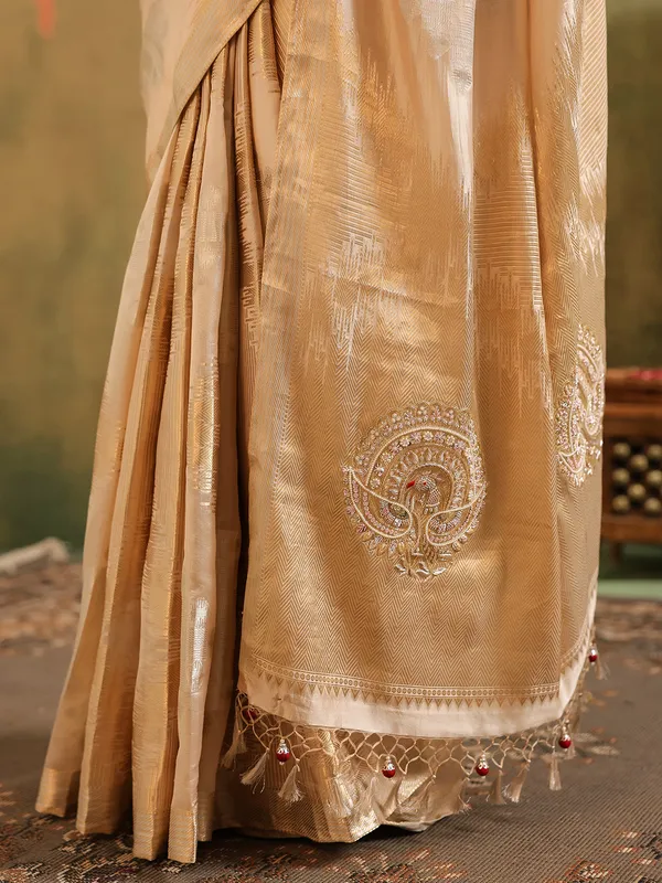 Cream wedding wear silk saree with bold red bloues