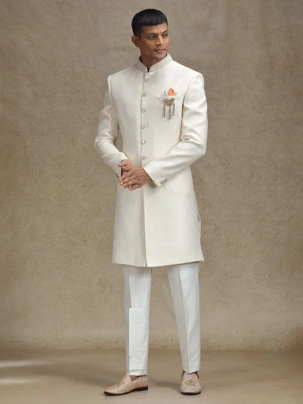 Cream zig zag textured indo western in jute fabric
