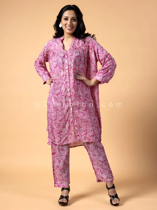 Crepe printed co ord set in pink