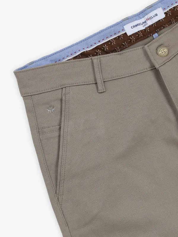 CRIMSOUNE CLUB khaki cotton urban fit trousers for men