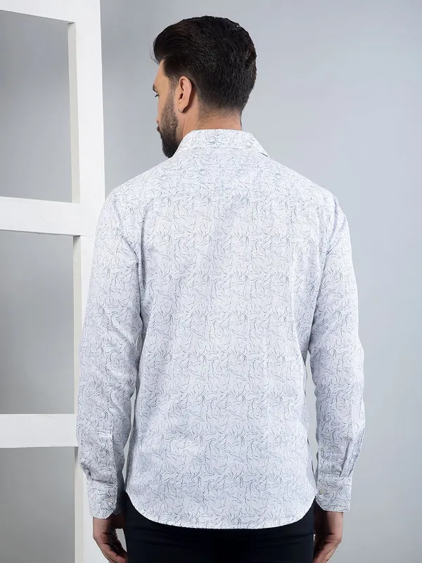 CRIMSOUNE CLUB printed casual white cotton shirt for mens