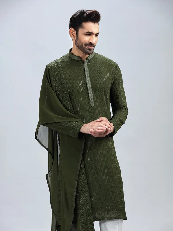 Dark green embroidery kurta set with dupatta for men