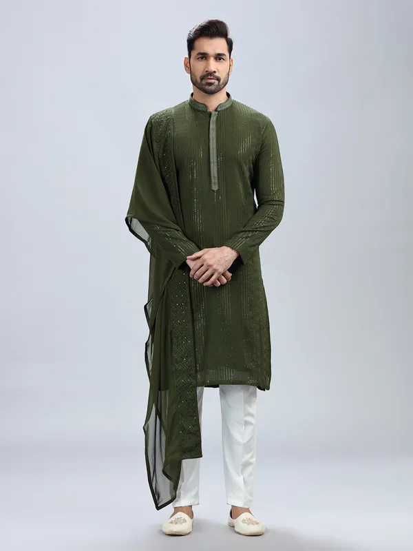 Dark green embroidery kurta set with dupatta for men