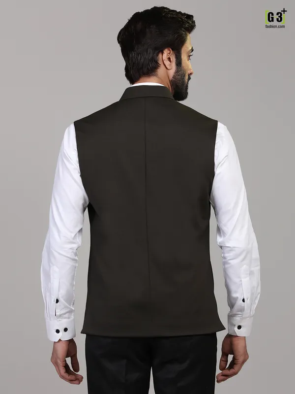 Dark grey knitted welt pocket solid waistcoat for mens