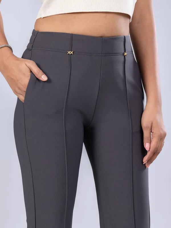 Dark grey women pant in lycra