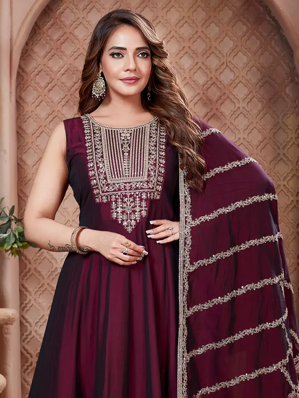 Dark purple sleeveless festive salwar suit