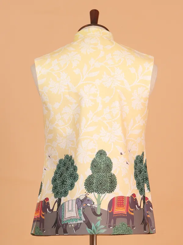 Dashing printed waistcoat in cotton silk for men