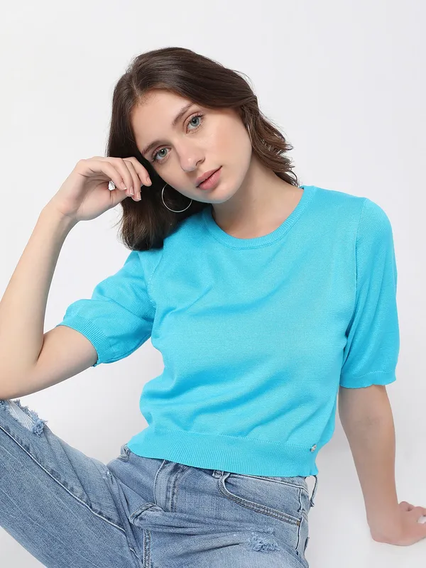 Deal aqua round neck crop top