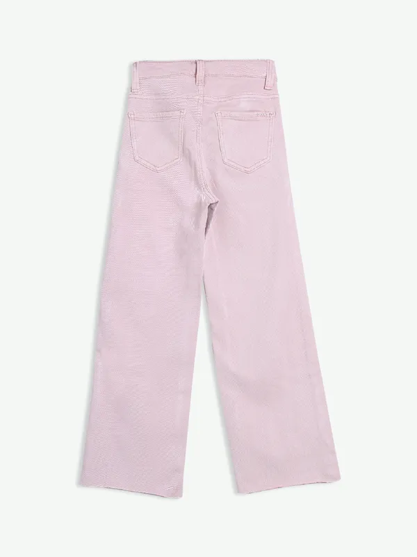 Deal baby pink solid straight jeans