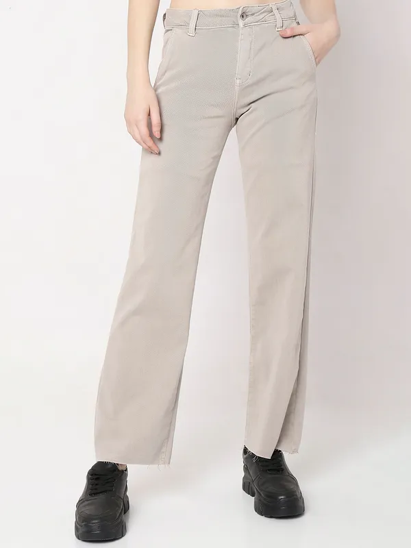 Deal beige solid straight jeans