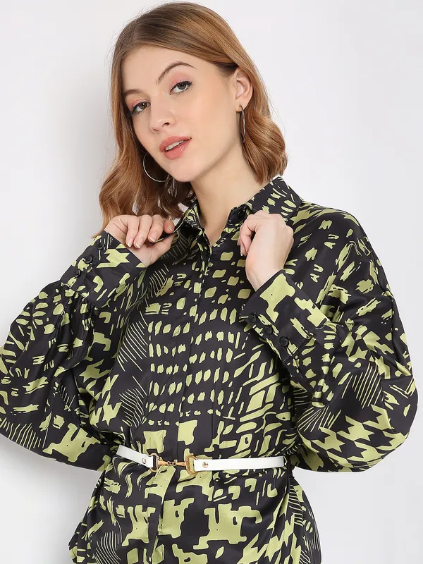 Deal black and green printed shirt