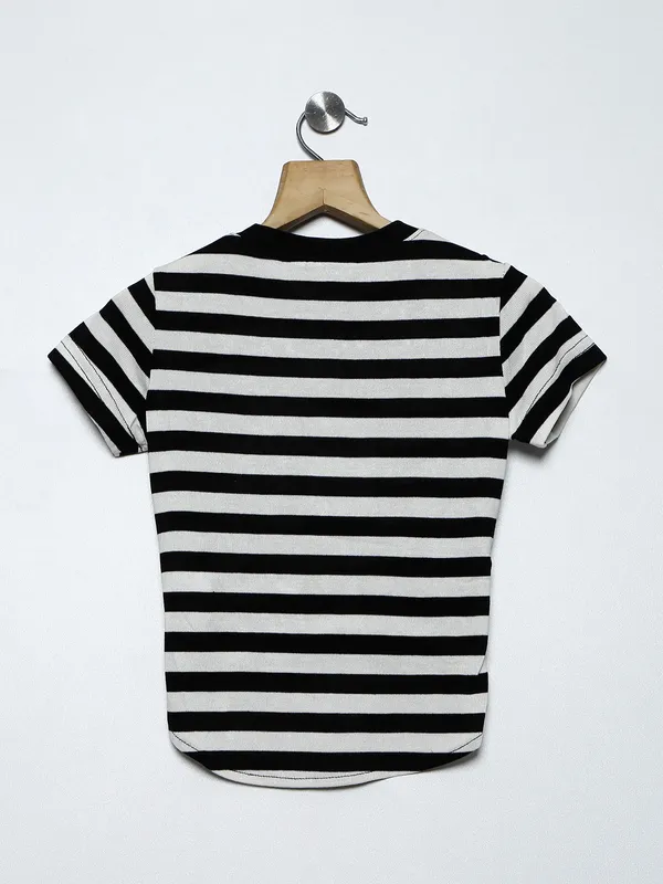Deal black and white knitted top