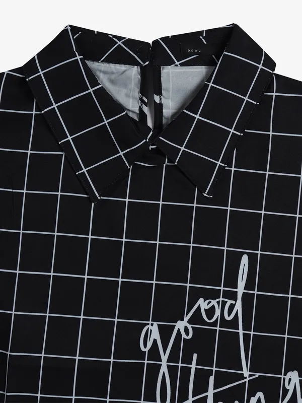 Deal black checks cotton top