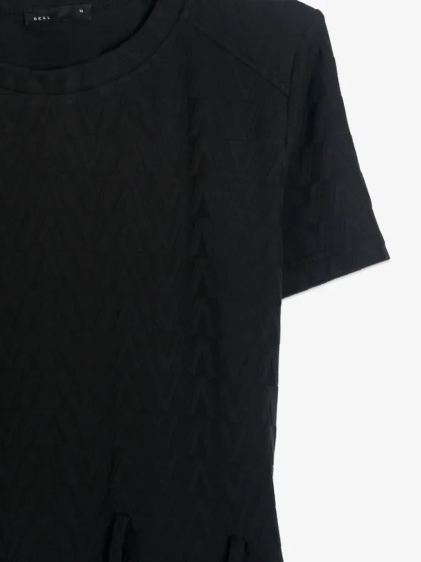Deal black cotton half sleeves t-shirt
