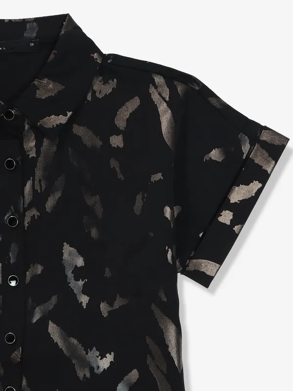 DEAL black cotton printed crop shirt