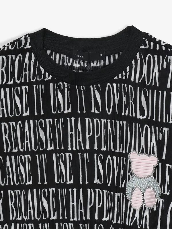 DEAL black cotton printed crop top