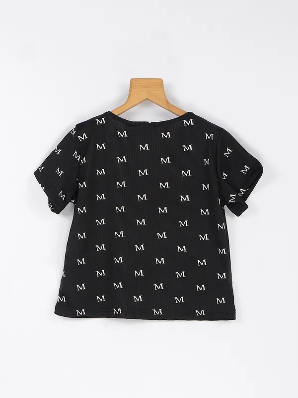 Deal black cotton top for casual