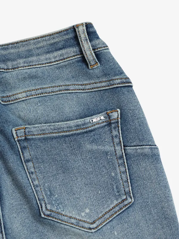 Deal blue washed and ripped jeans