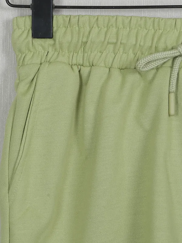 Deal casual wear cotton women shorts in pista green