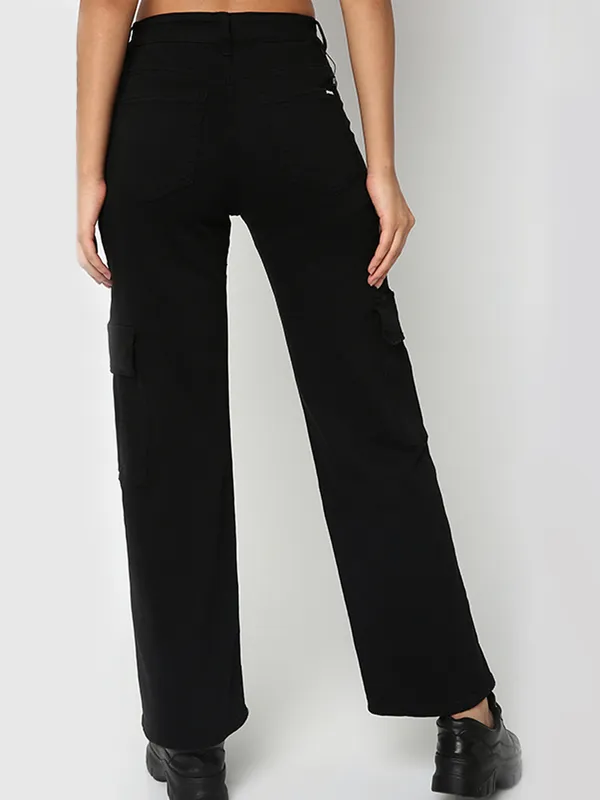 Deal classy black solid cargo jeans