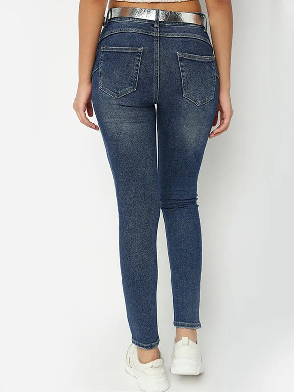 Deal dark blue washed and ripped jeans