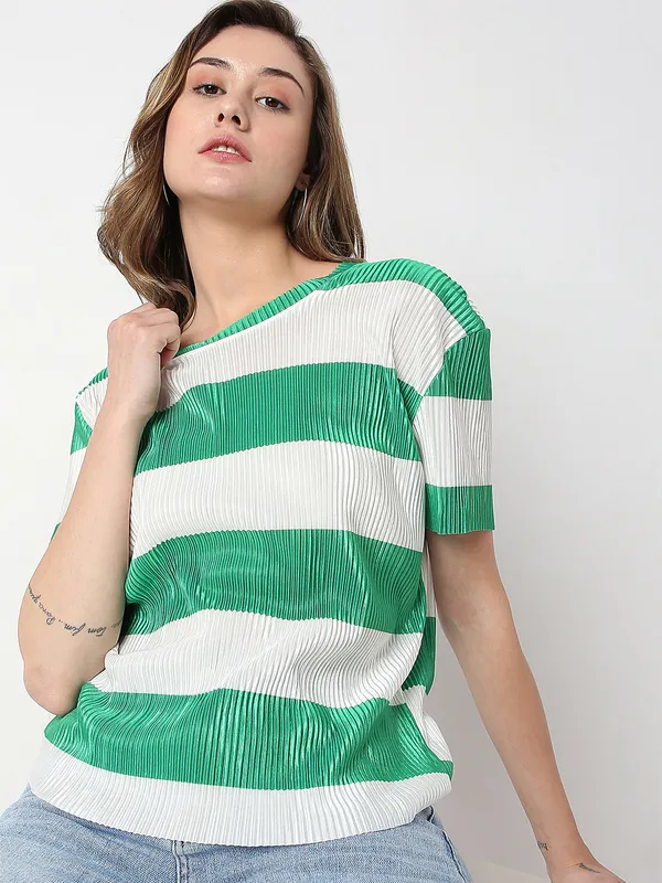 Deal green and white lycra top