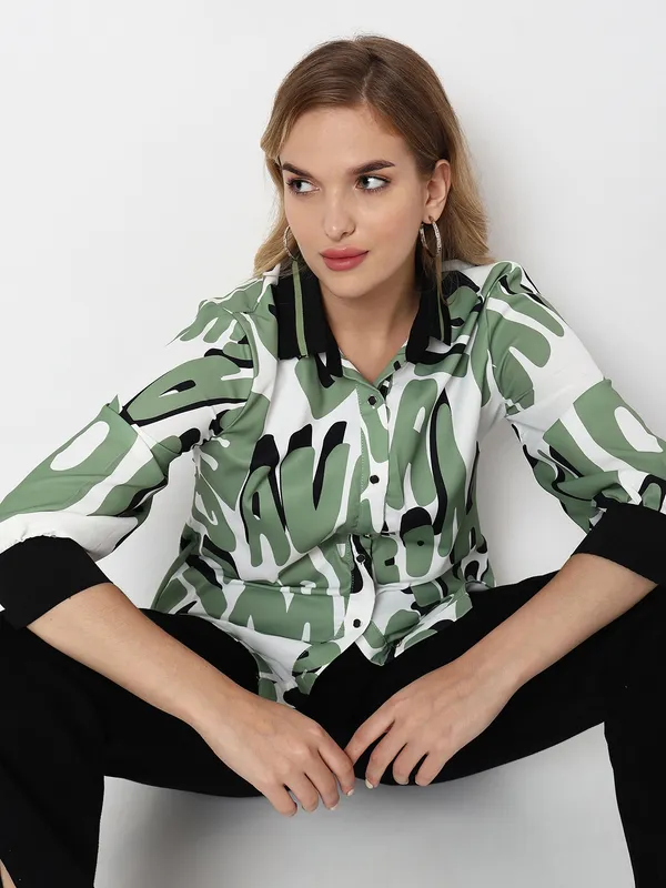Deal green printed shirt in satin