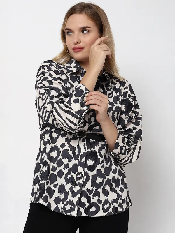 Deal grey and off white printed rayon shirt