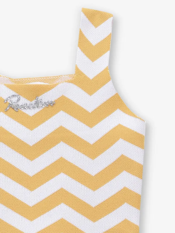 DEAL knitted top in white and yellow