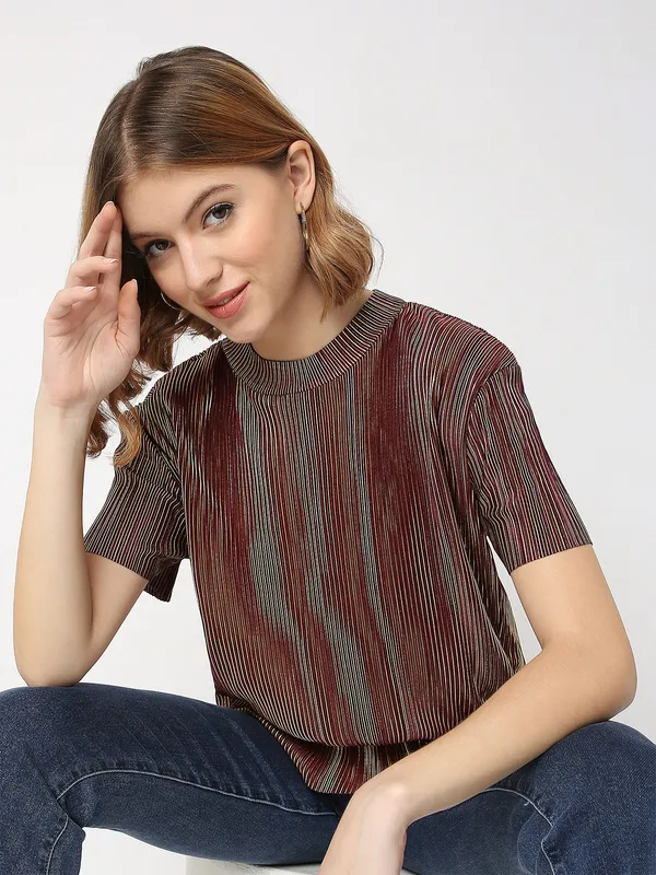 Deal maroon lycra top